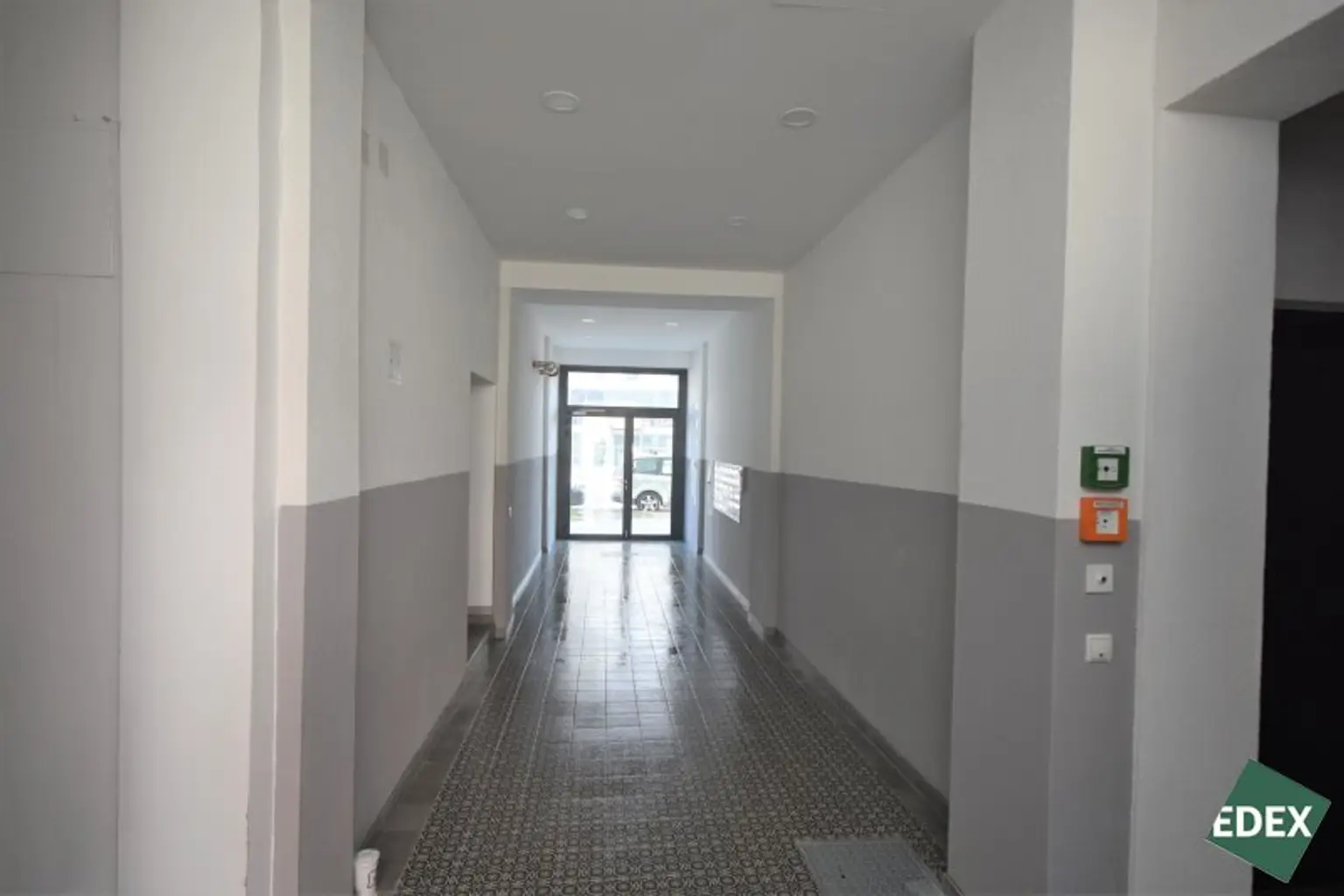 Moderne Büro-/Praxisfläche mit hochwertiger Ausstattung!