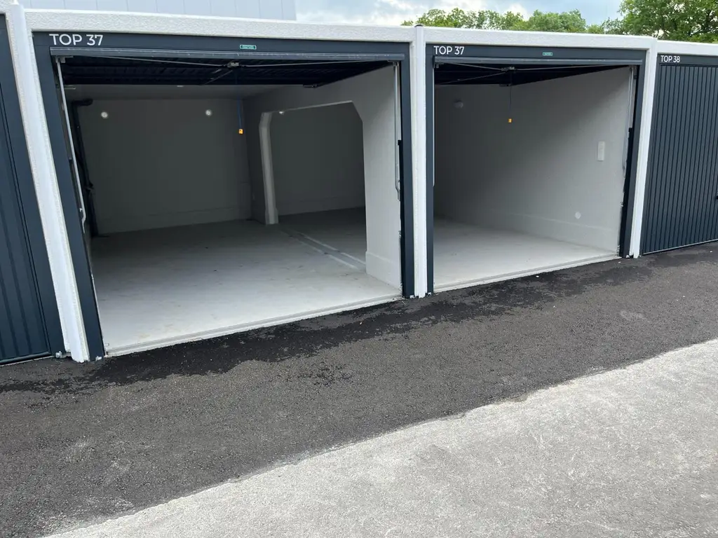 Verkauf von Doppelgaragen im Garagenpark Vöcklabruck / Nähe Varena