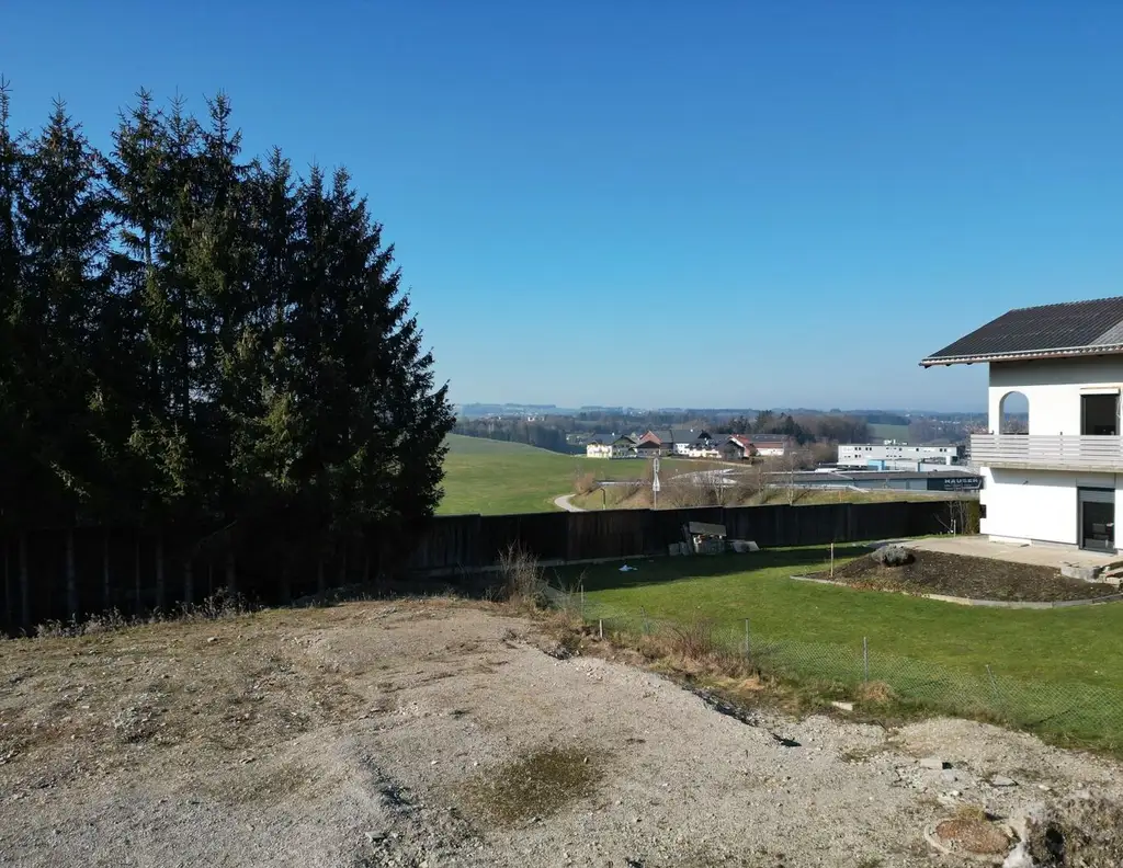 382 m² BAUPARZELLE NÄHE OBERTRUM - Baubewilligung für eine Doppelhaushälfte!