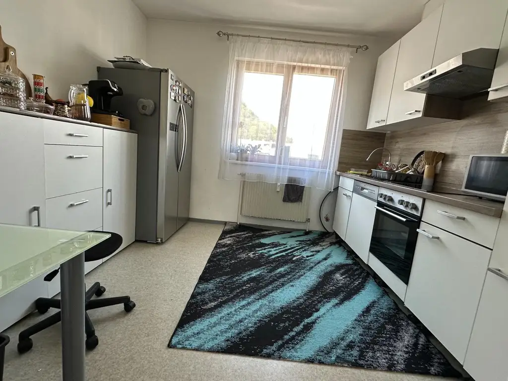 Große, gepflegte Eigentumswohnung mit Balkon und praktischer Raumaufteilung! Ideal für Familien!