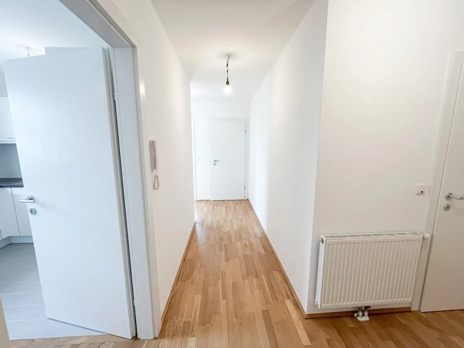 UNBEFRISTET: Top-Lage beim Stephansplatz: Moderne, klimatisierte Dachgeschoßwohnung im stilvollen Haus / Prime location near Stephansplatz: a modern, air-conditioned penthouse flat in a stylish building