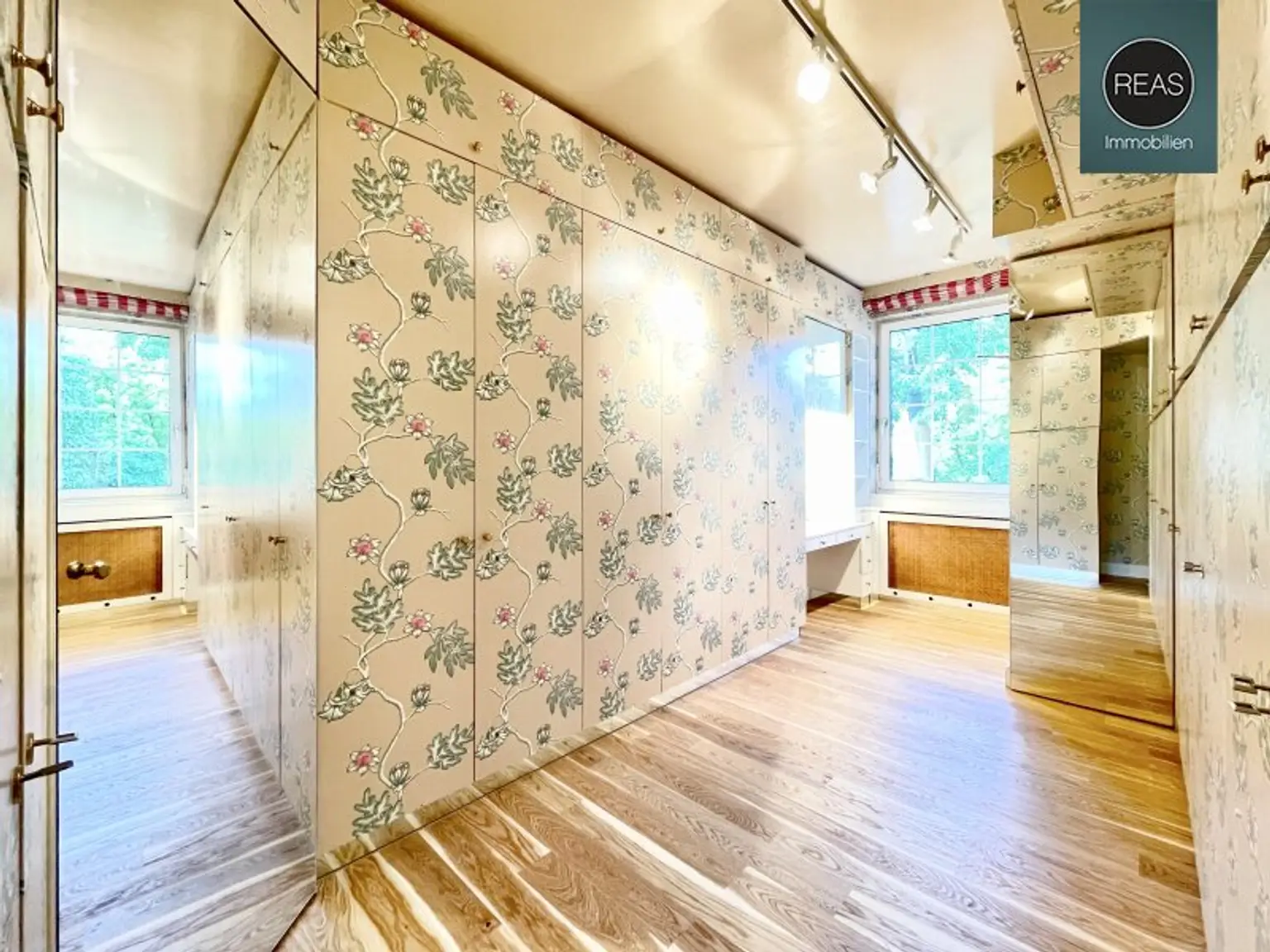 Döblinger Cottage ! Klimatisiertes Luxus - Dachgeschoss - Apartment mit 2 Terrassen! Garage verfügbar!