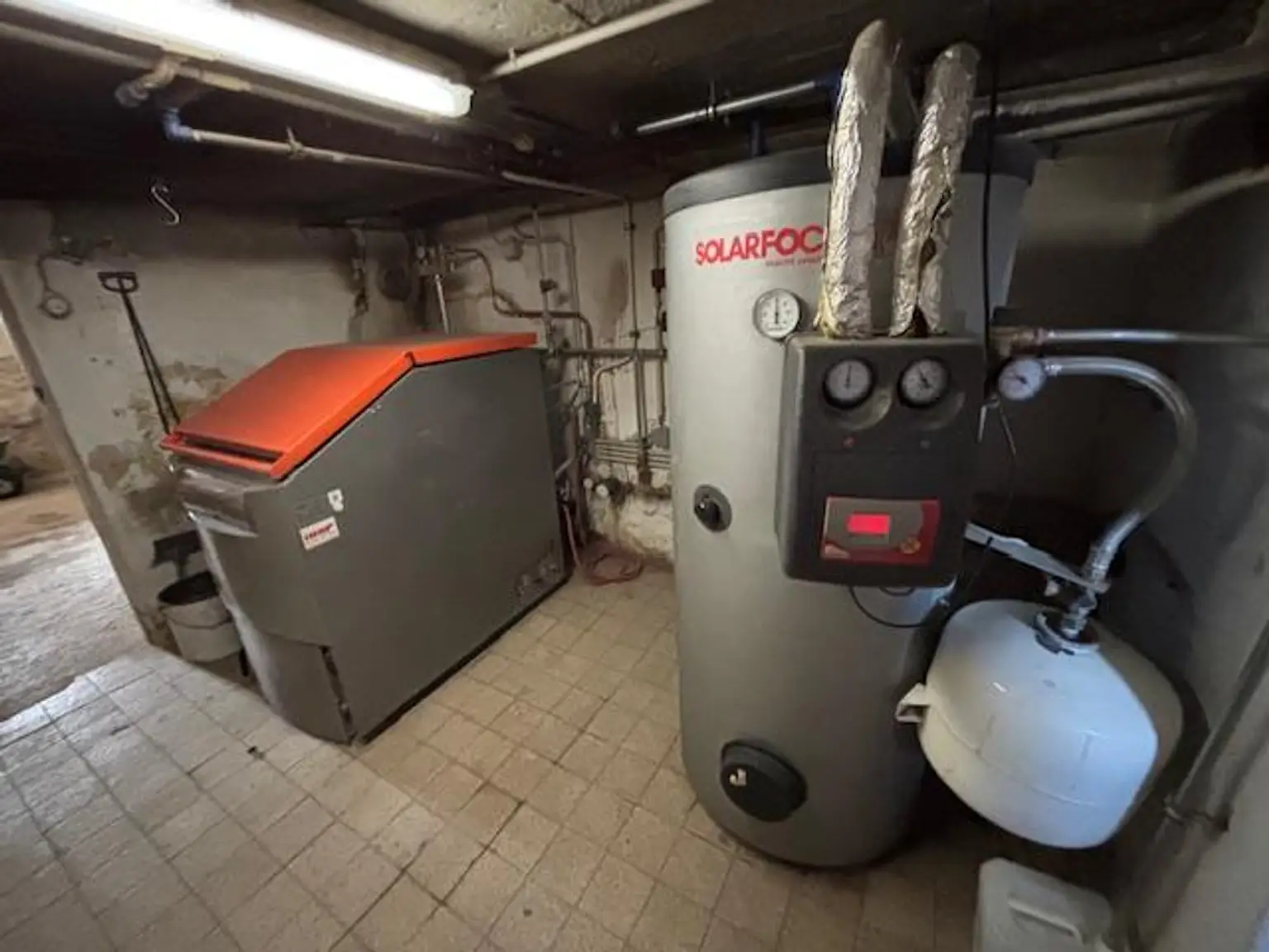 Zentralheizung feste Brennstoffe