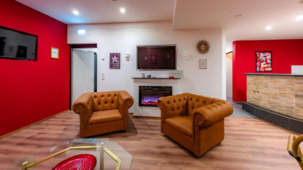 Exklusive vollmöblierte Gartenwohnung mit Wellness & privater Kellerbar im Herzen von Innsbruck