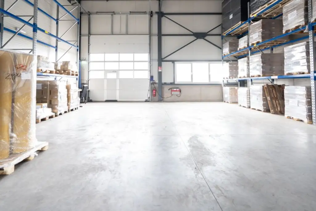 Gewerbeobjekt TOP 1 mit Werkstatt und Büros in Buchkirchen zu kaufen!