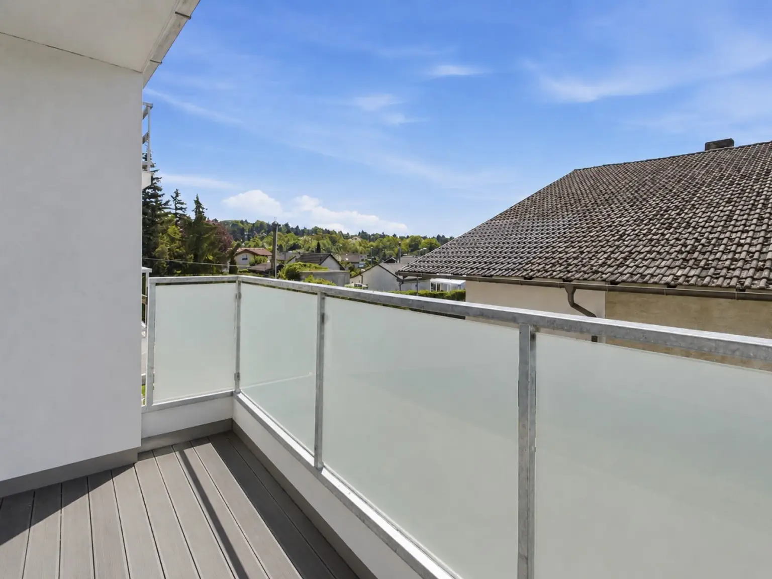 C | ++ NEU ++ ZWEI Zimmer mit BALKON & LICHT ++ Modern Leben | Prima Service Immobilien