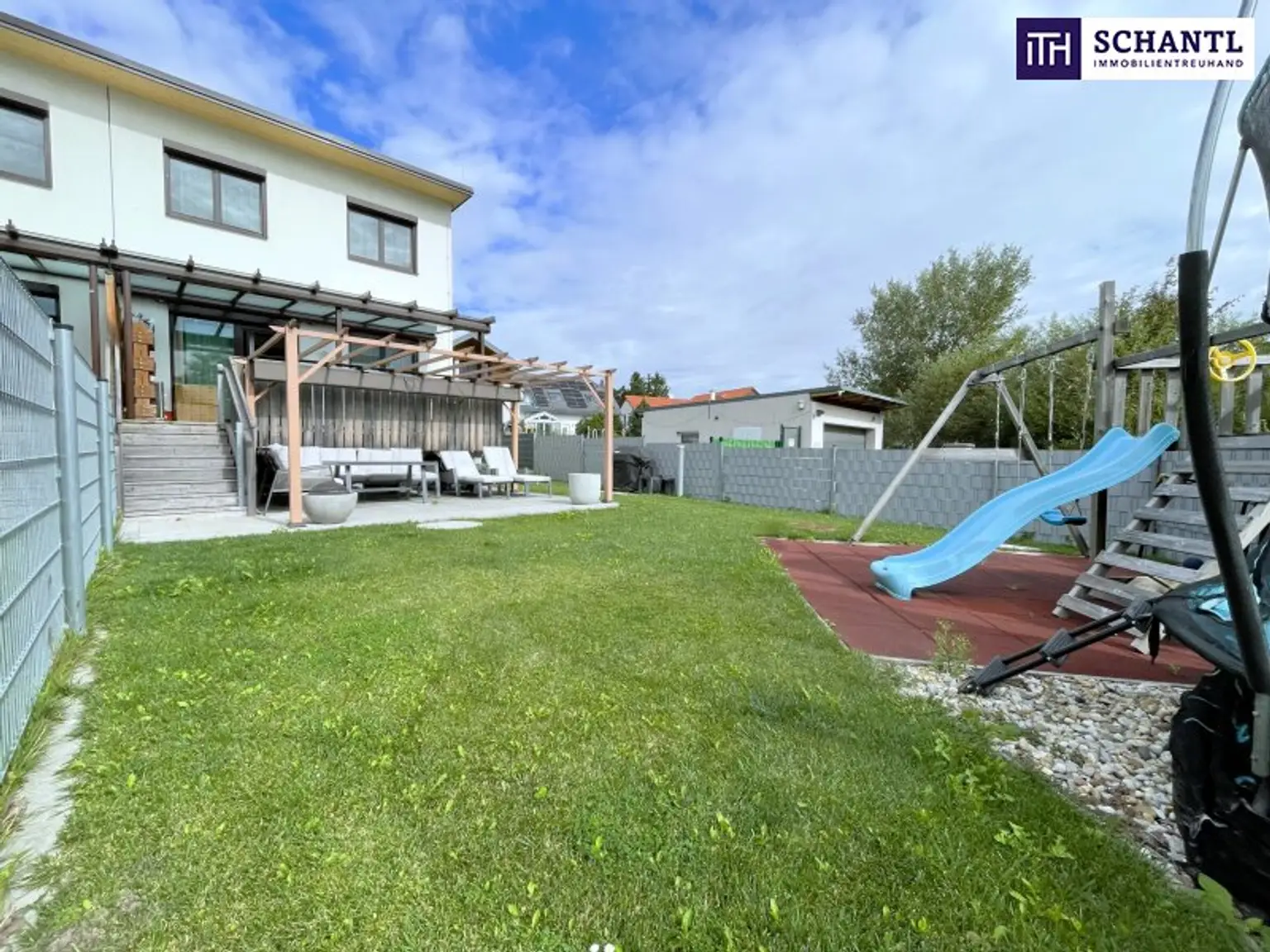 Familienfreundliches Wohnen mit Stil: Sonniges Haus mit Keller, großem Garten, Carport und exklusiver Ausstattung im begehrten Perchtoldsdorf!