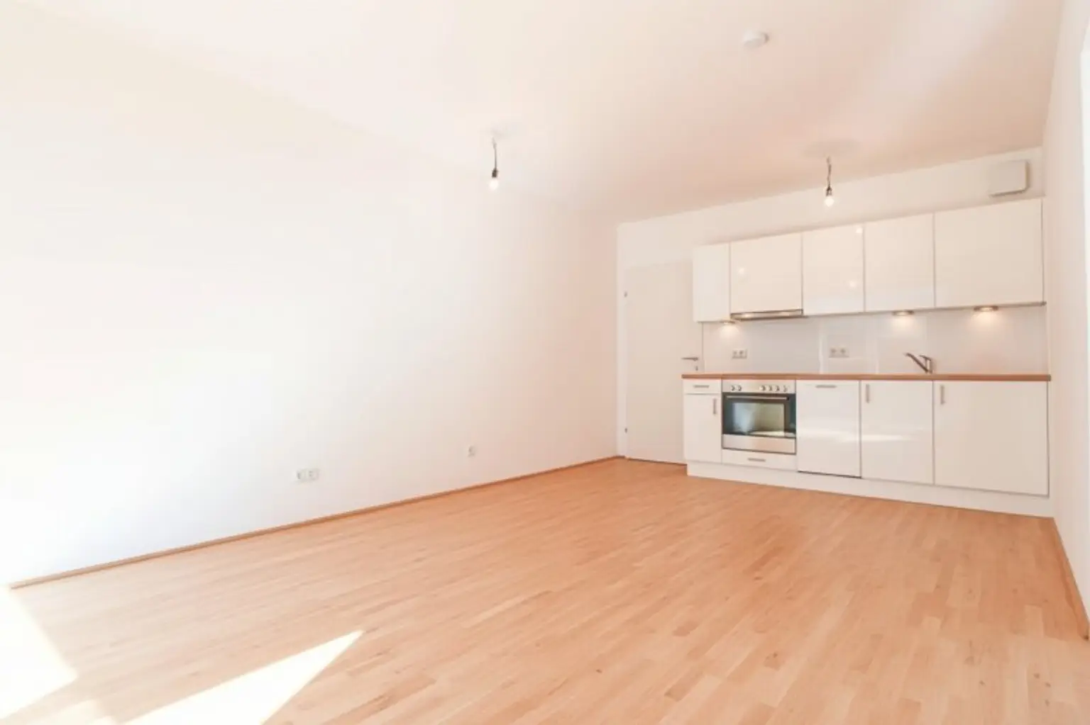 Kompakte 3-Zimmer mit Loggia!