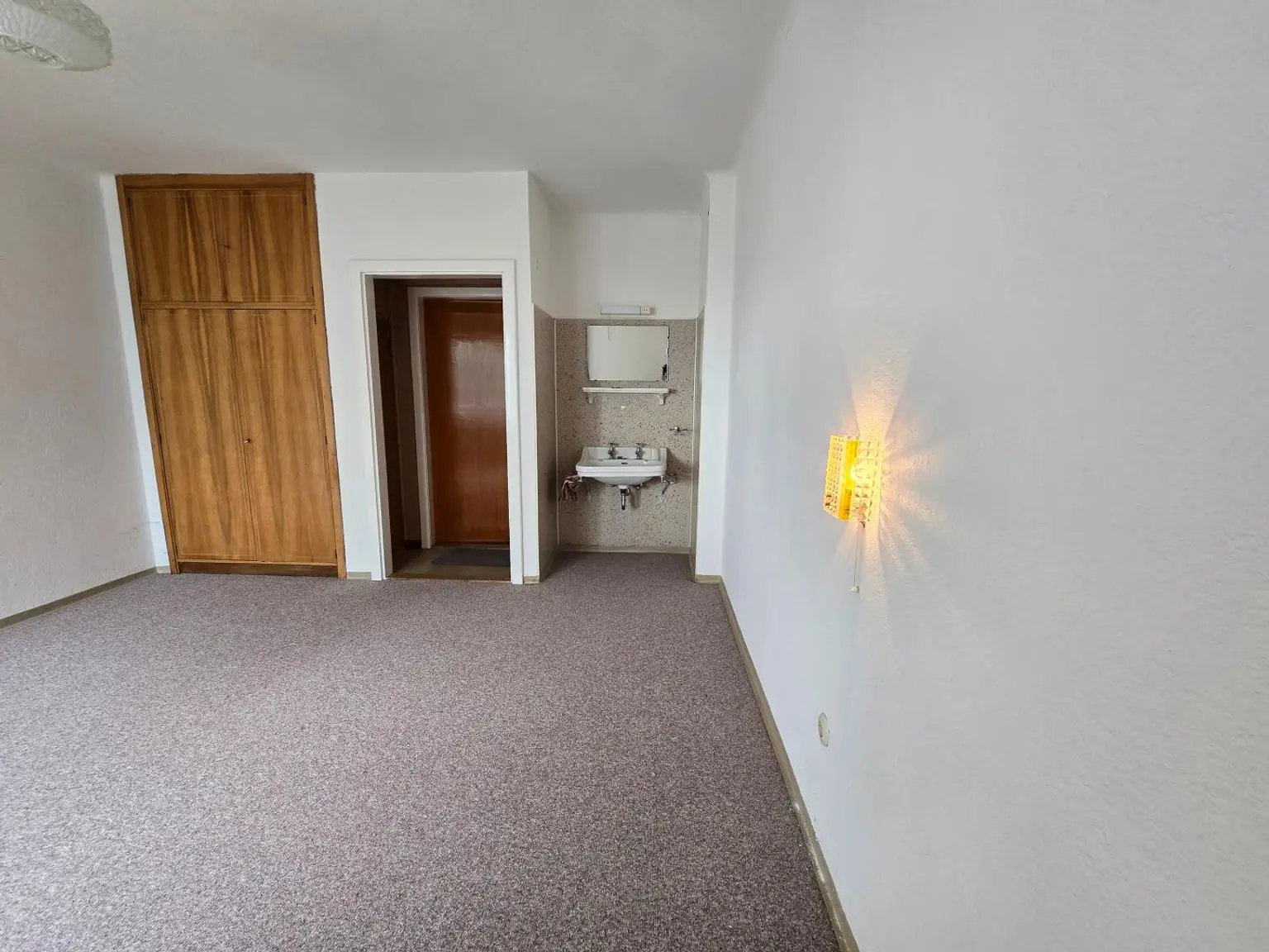 Großes Haus mit Entwicklungspotenzial in Mönichkirchen / ehemaliges Hotel