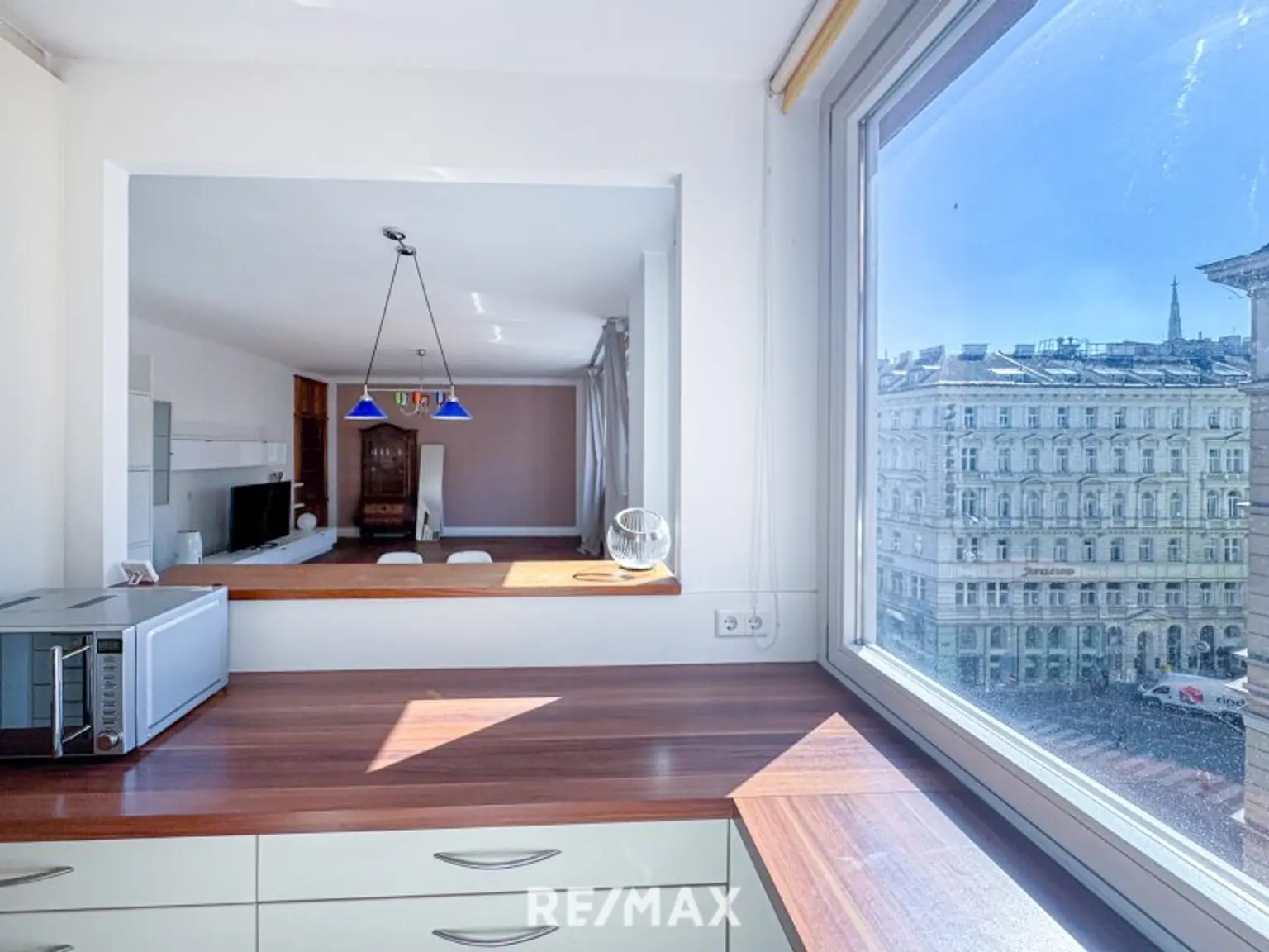 Lichtdurchflutete 2-Zimmer Wohnung im historischen Herzen Wiens