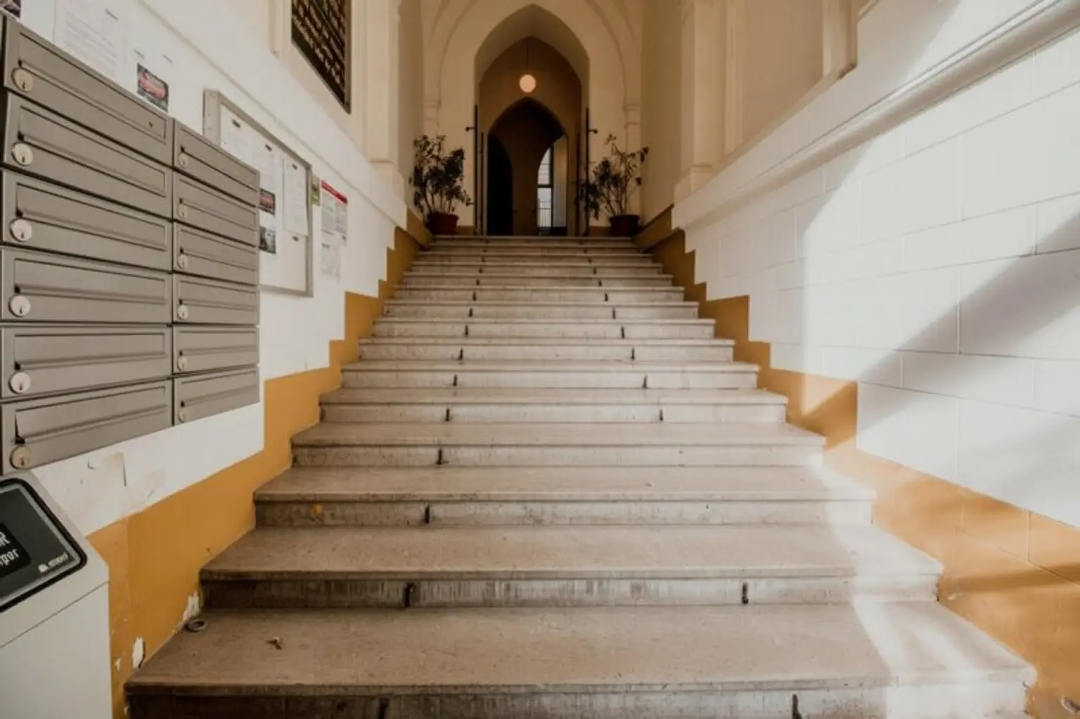 Helle 2-Zimmer-Altbauwohnung im 19. Bezirk – Nähe Hohe Warte / Silbergasse