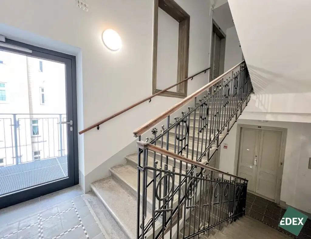 96 m² Altbauwohnung im 1. Stock mit Lift – zum Sanieren