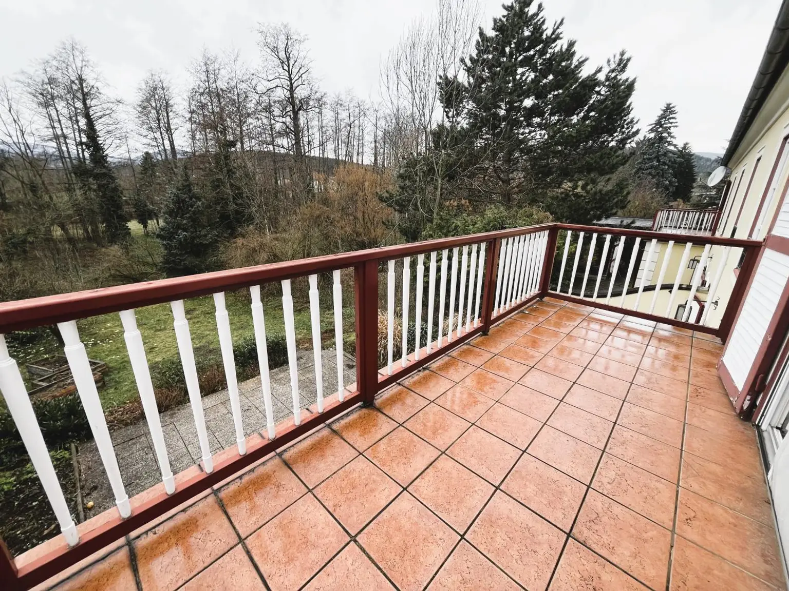 Terrasse im Obergeschoss - Beispielfoto