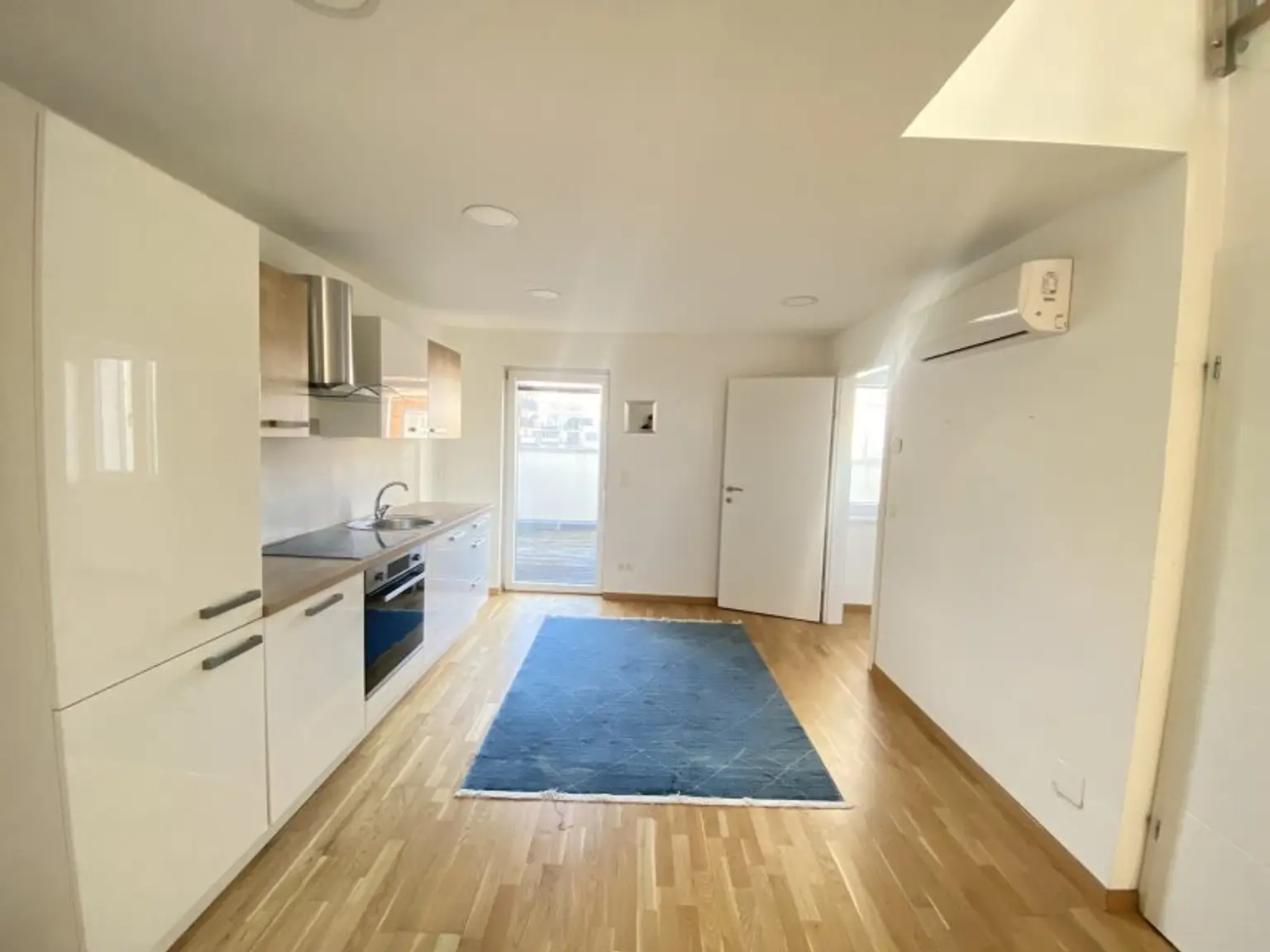 Großzügige Dachgeschosswohnung am Rennweg - Klimatisiert - 2 Terrassen