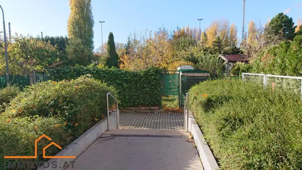 Drei Zimmer Wohnung ++ Loggia