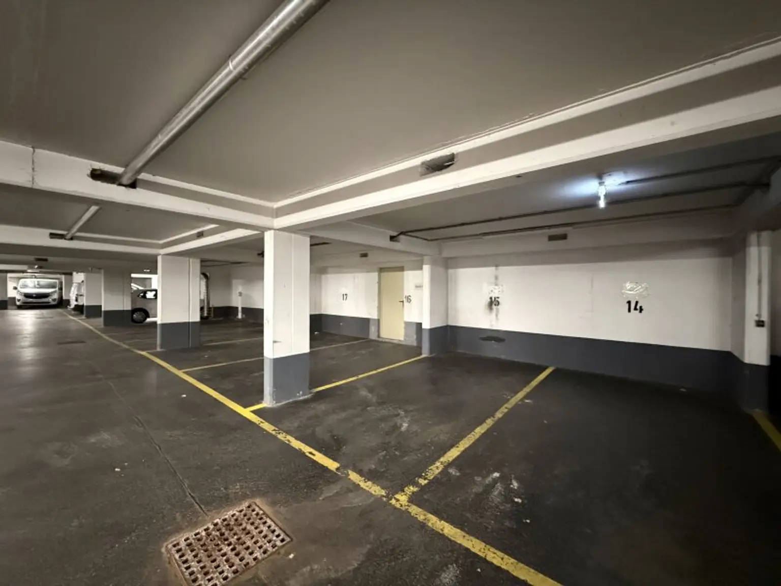 Tiefgaragenstellplatz in der Ziegelofengasse 33, 1050 Wien zu vermieten