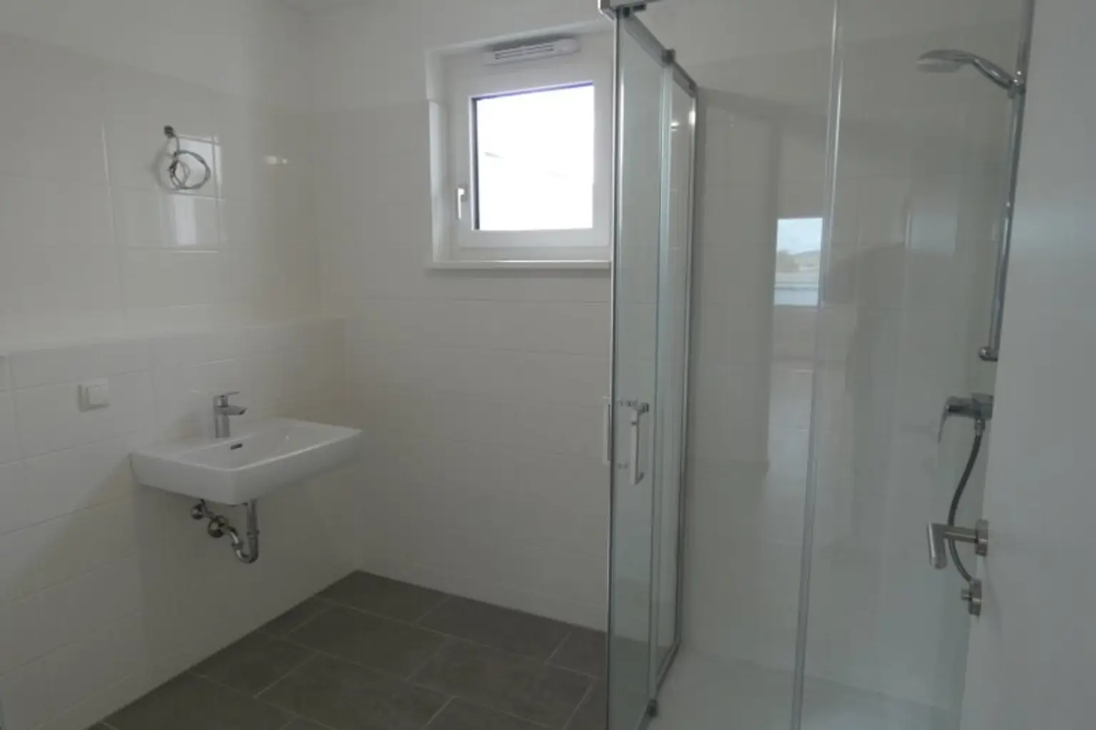 ERSTBEZUG MIT SÜDTERRASSE MIETE INKL. BETRIEBSKOSTEN