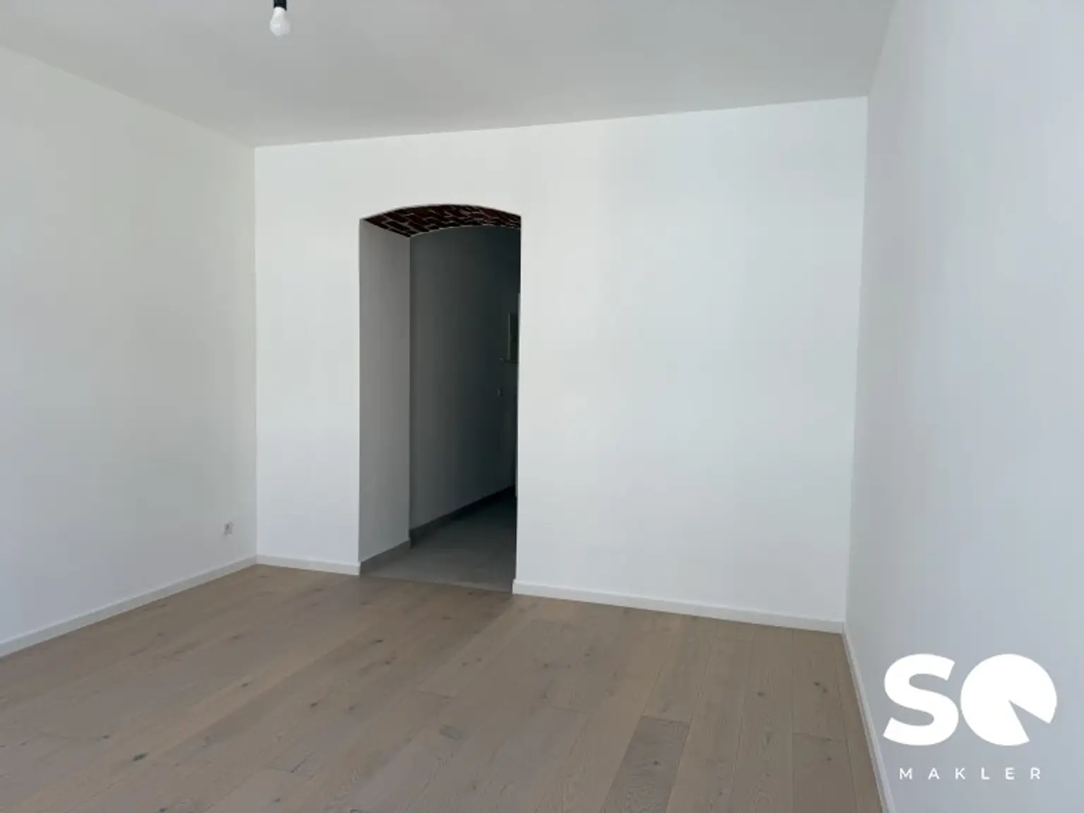 #SQ - CHARMANTE GARCONNIERE - Mitten im 16ten - Top 31