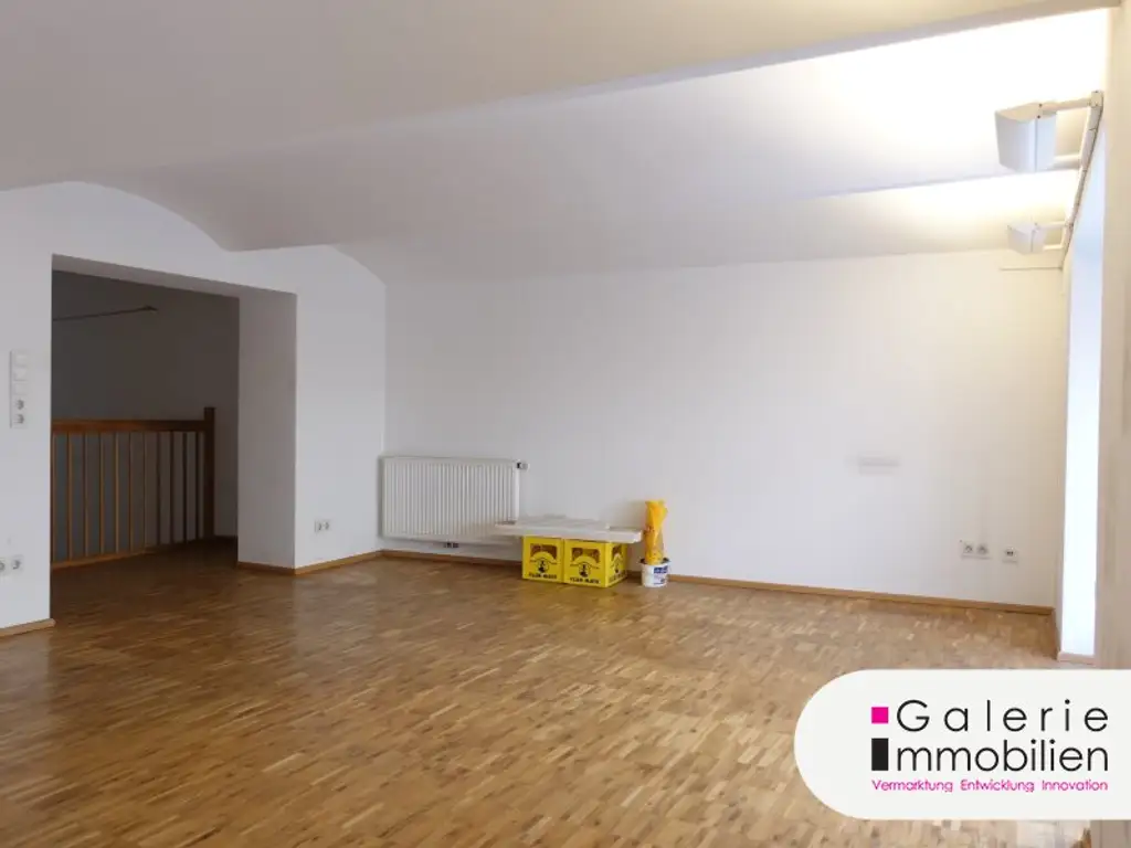 113m² Geschäftslokal/ Atelier mit Galerie an werbewirksamer Lage in Neubau !