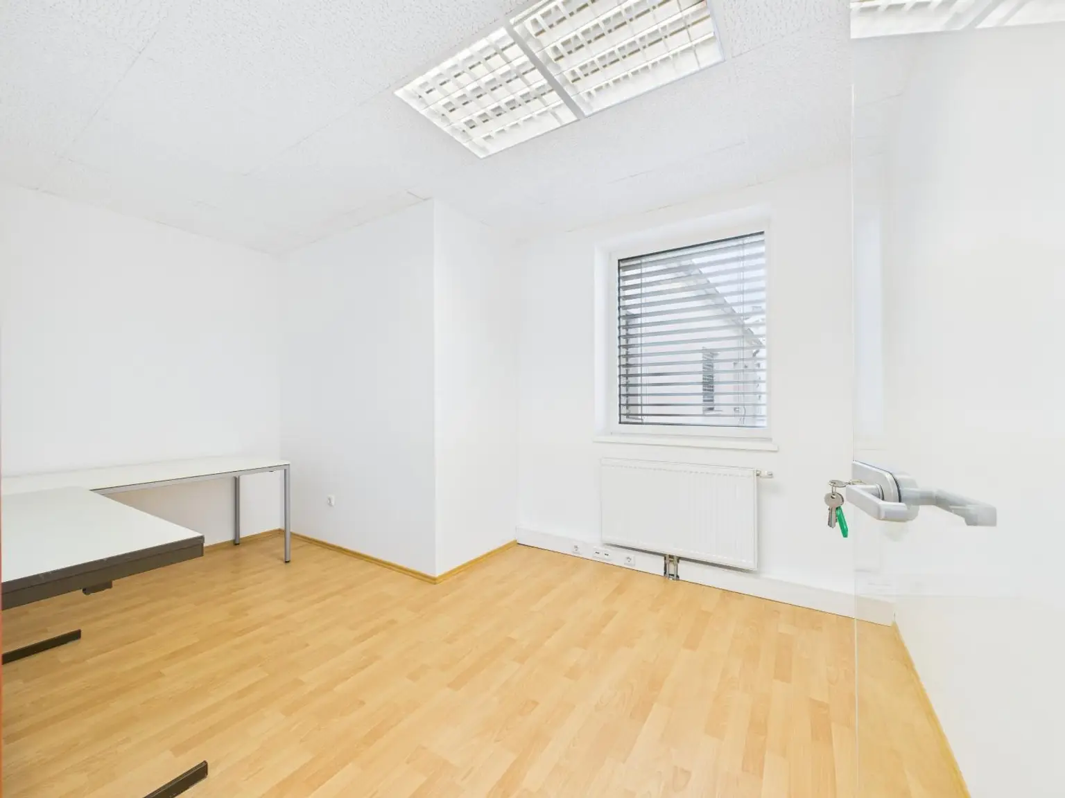 Kernsaniertes Anlageobjekt mit großzügigen Büroflächen und Wohneinheiten in 4050 Traun