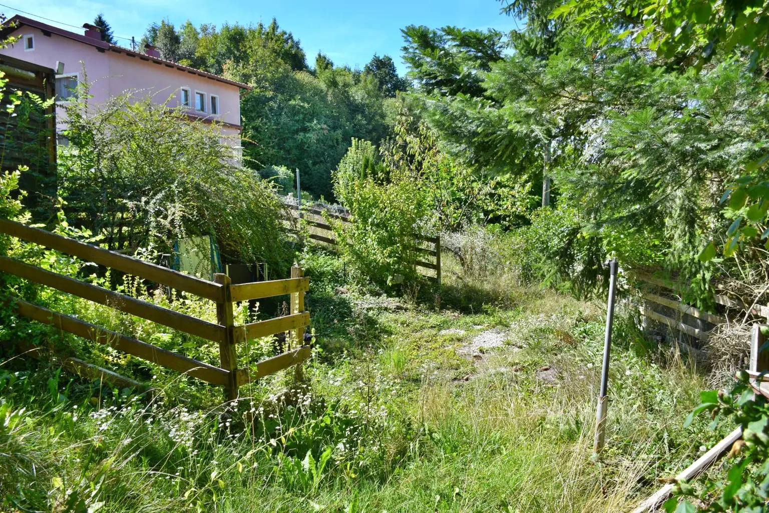 Sanierungsbedürftiges Wohnhaus in Waldrandlage