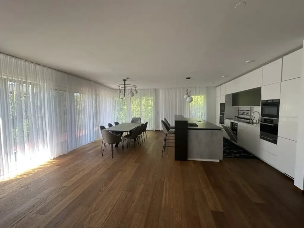 LUXUS GARTENWOHNUNG mit 300 m² Privatgarten im 1190 Wien + Pool und Gym