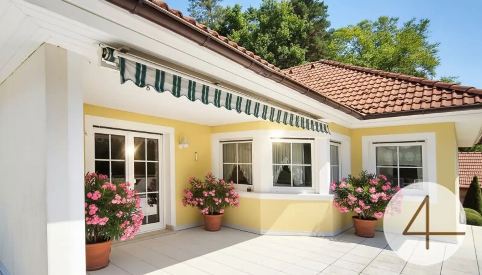 Charmantes Zuhause mit großzügiger Terrasse und zwei Garagen