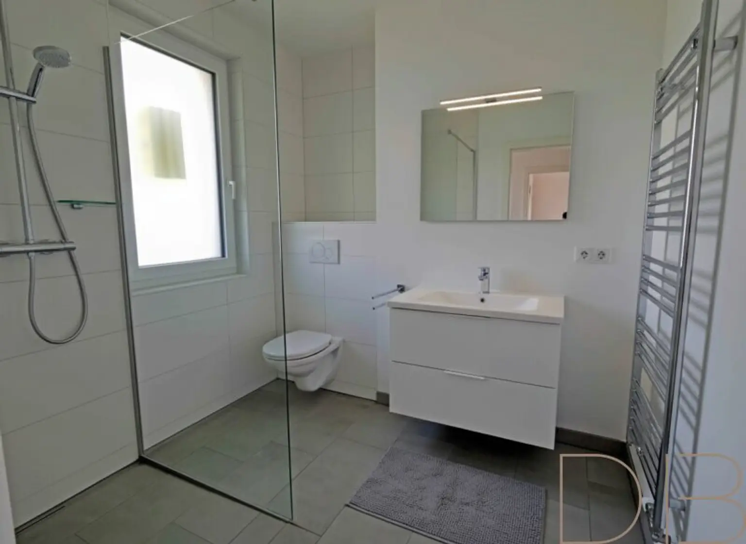 Erstbezug! Barrierefreie 3 Zimmer Wohnung mit eigenem Gartenabteil, Balkon und Stellplatz! Betriebskosten INKLUSIVE Heizkosten!