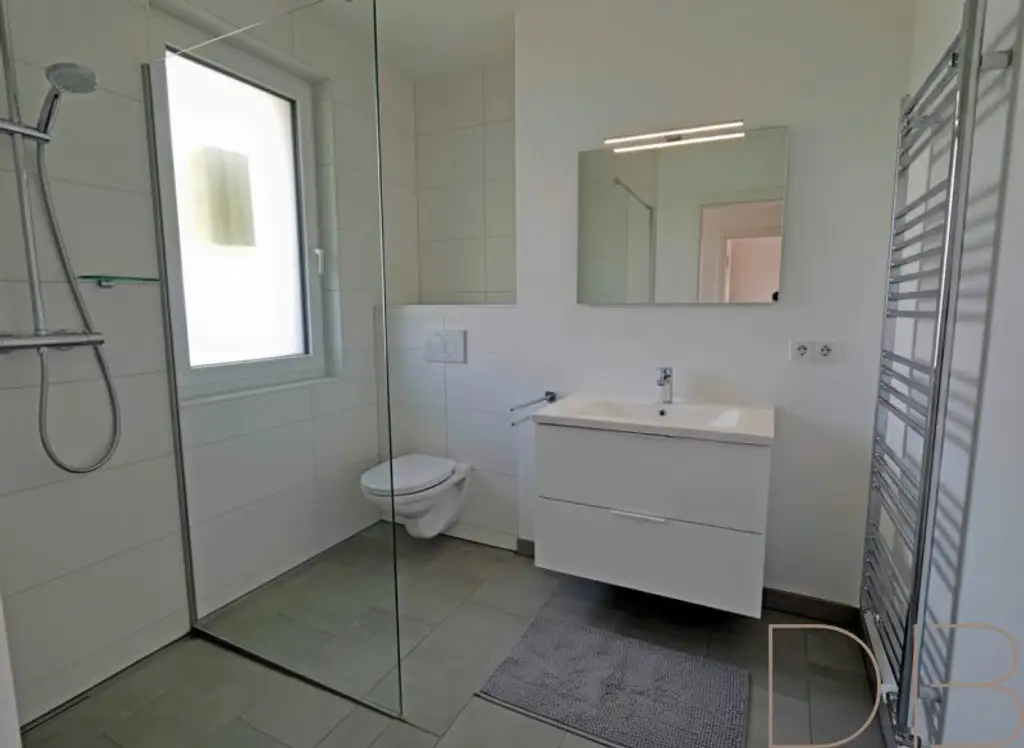 Erstbezug! Barrierefreie 3 Zimmer Wohnung mit eigenem Gartenabteil, Balkon und Stellplatz! Betriebskosten INKLUSIVE Heizkosten!