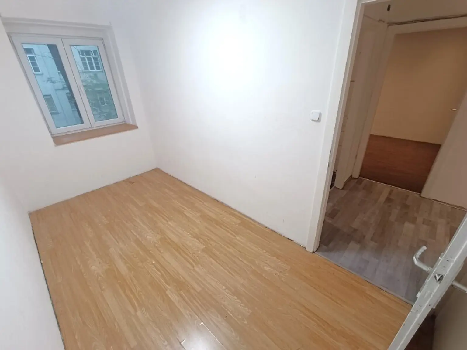 Paket für Sanierer! 3 Wohnungen + Lagerfläche zum Schnäppchenpreis - U3 Ottakring in 10 Minuten fußläufig erreichbar! Richtwertmietzins!