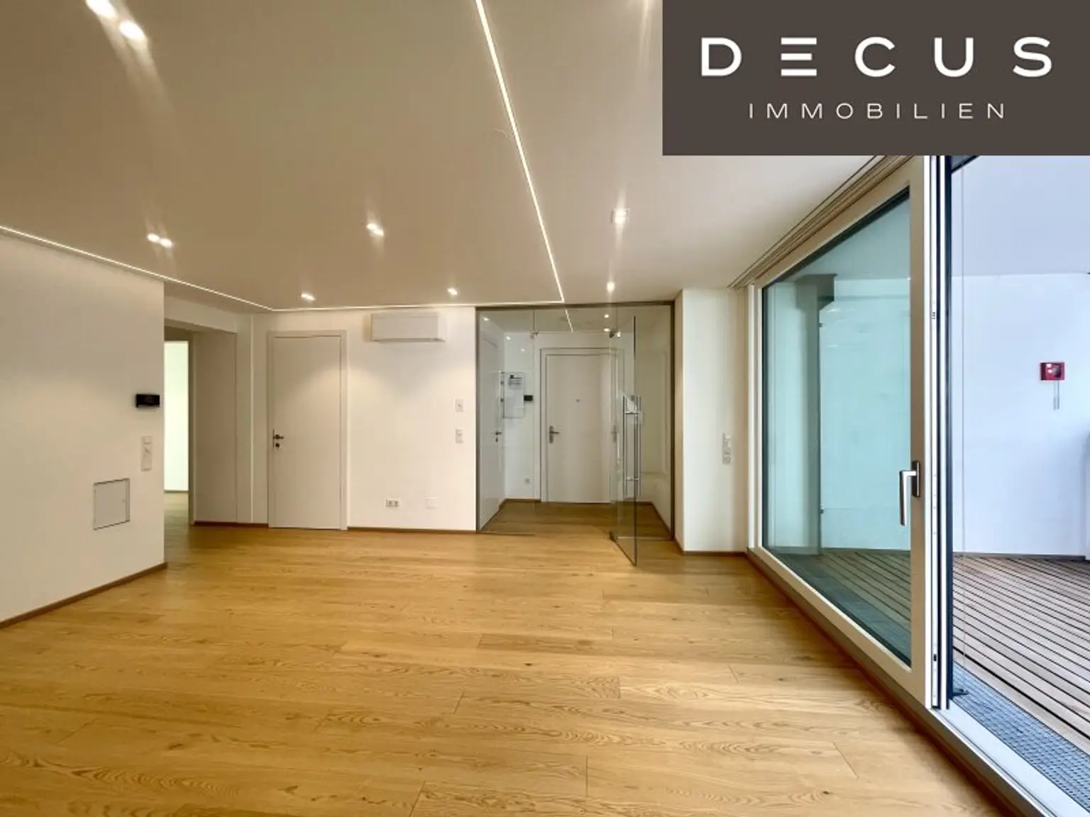 RESIDIEREN AM STADTPARK | ELEGANTE DACHGESCHOSSWOHNUNG | RUHIGE HOFSEITIGE 12 m2 TERRASSE | 4 ZIMMER | 2 BÄDER