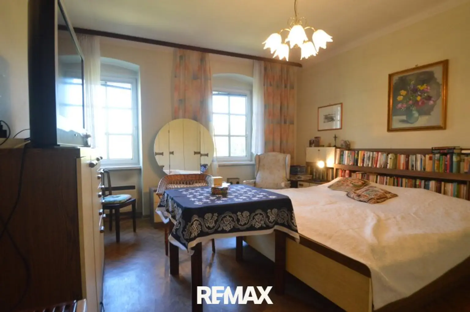 geräumiges Zimmer
