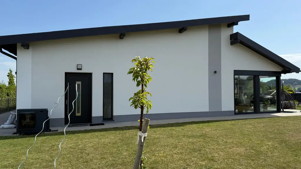 Neuwertige Doppelhaushälfte in ruhiger Ortsrandlage