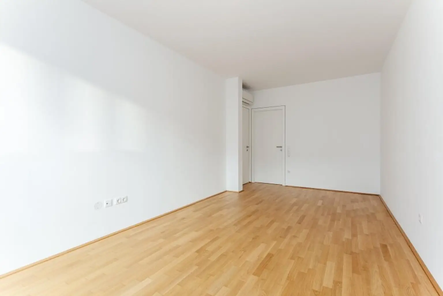 Ab Oktober! Nahe U3! Terrasse mit Weitblick! Prima 3-Zimmer-Wohnung zu vermieten!