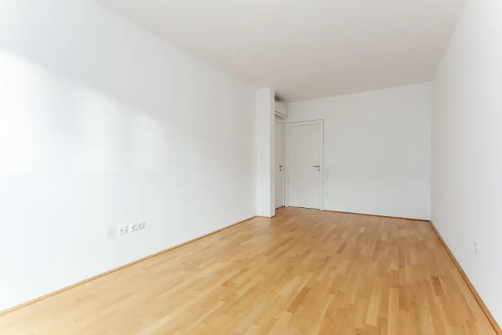 Ab Oktober! Nahe U3! Terrasse mit Weitblick! Prima 3-Zimmer-Wohnung zu vermieten!
