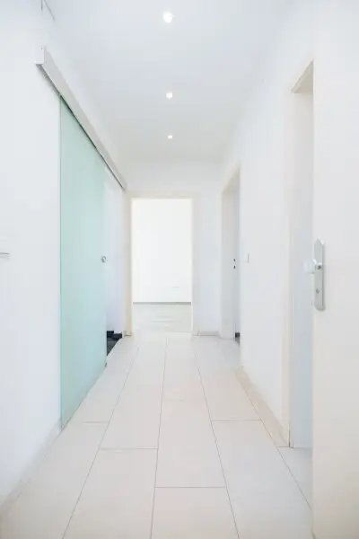 PROVISIONSFREI I RENOVIERT I ELEGANTE DUSCHE I EXKLUSIVE EINBAUKÜCHE I NÄHE ZUM BAHNHOF I TIERFREUNDLICH I ZEITGEMÄSS WOHNEN I OPTIMALE RAUMAUFTEILUNG I PROJEKT WOHNEN I