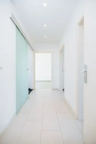 PROVISIONSFREI I RENOVIERT I ELEGANTE DUSCHE I EXKLUSIVE EINBAUKÜCHE I NÄHE ZUM BAHNHOF I TIERFREUNDLICH I ZEITGEMÄSS WOHNEN I OPTIMALE RAUMAUFTEILUNG I PROJEKT WOHNEN I