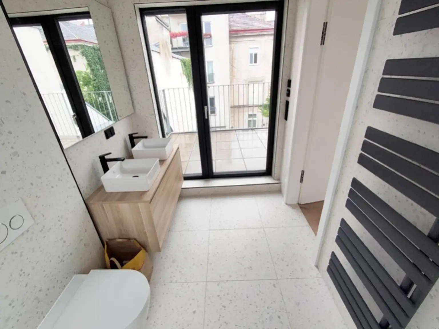 Krongasse! Erstbezug Penthouse mit 3 Terrassen und privatem Liftzugang auf frisch saniertem Altbau! Top17