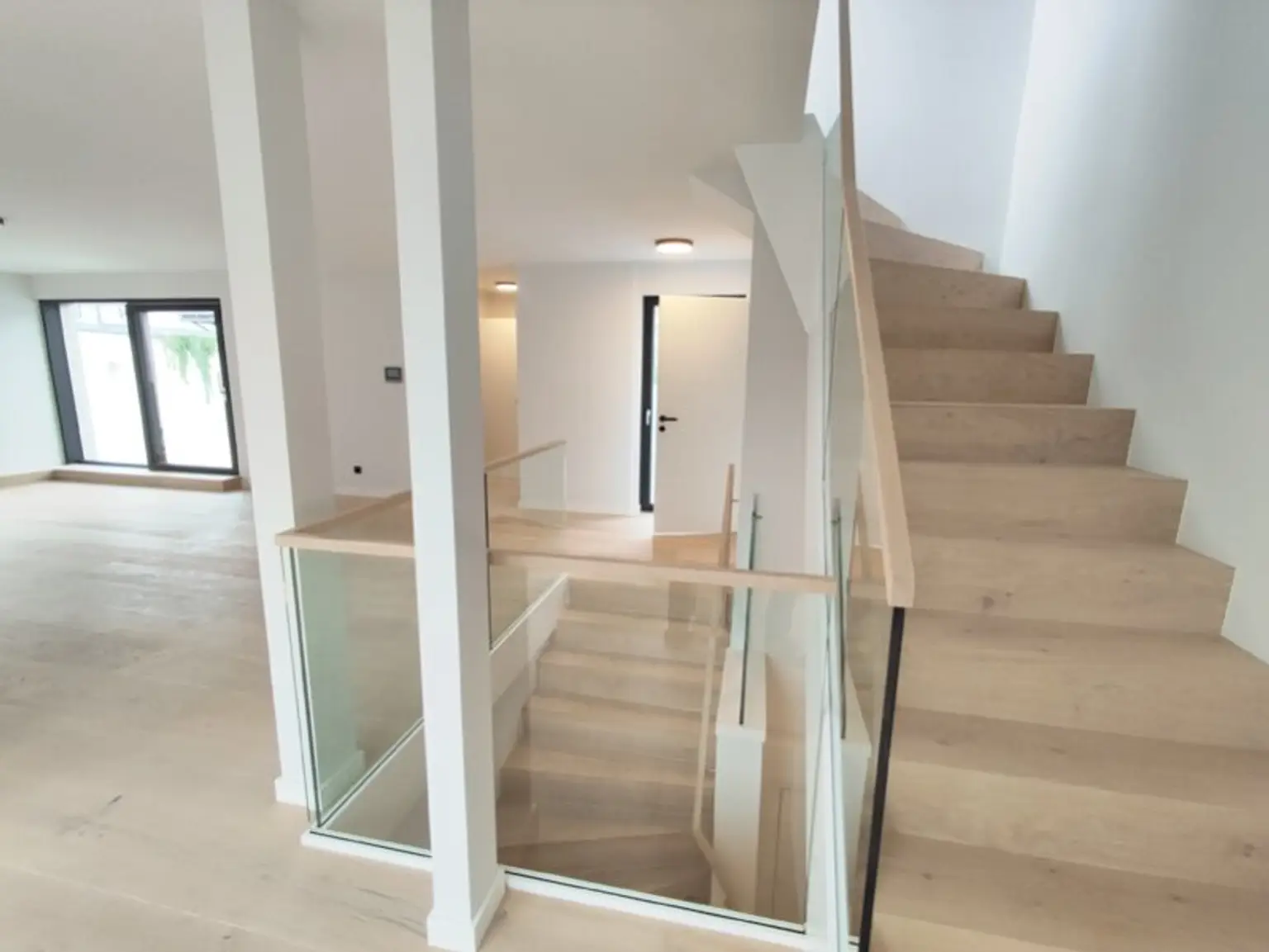 Krongasse! Erstbezug Penthouse mit 3 Terrassen und privatem Liftzugang auf frisch saniertem Altbau! Top17