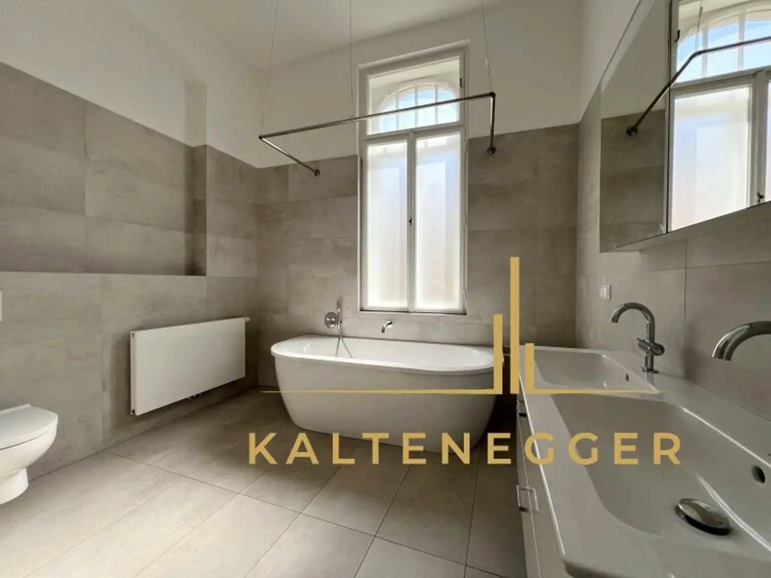 Weimarer Straße | 192,45 m² | 5 Zimmer | 3 Balkone | 2 Bäder | 10 Jahre befristete Vermietung
