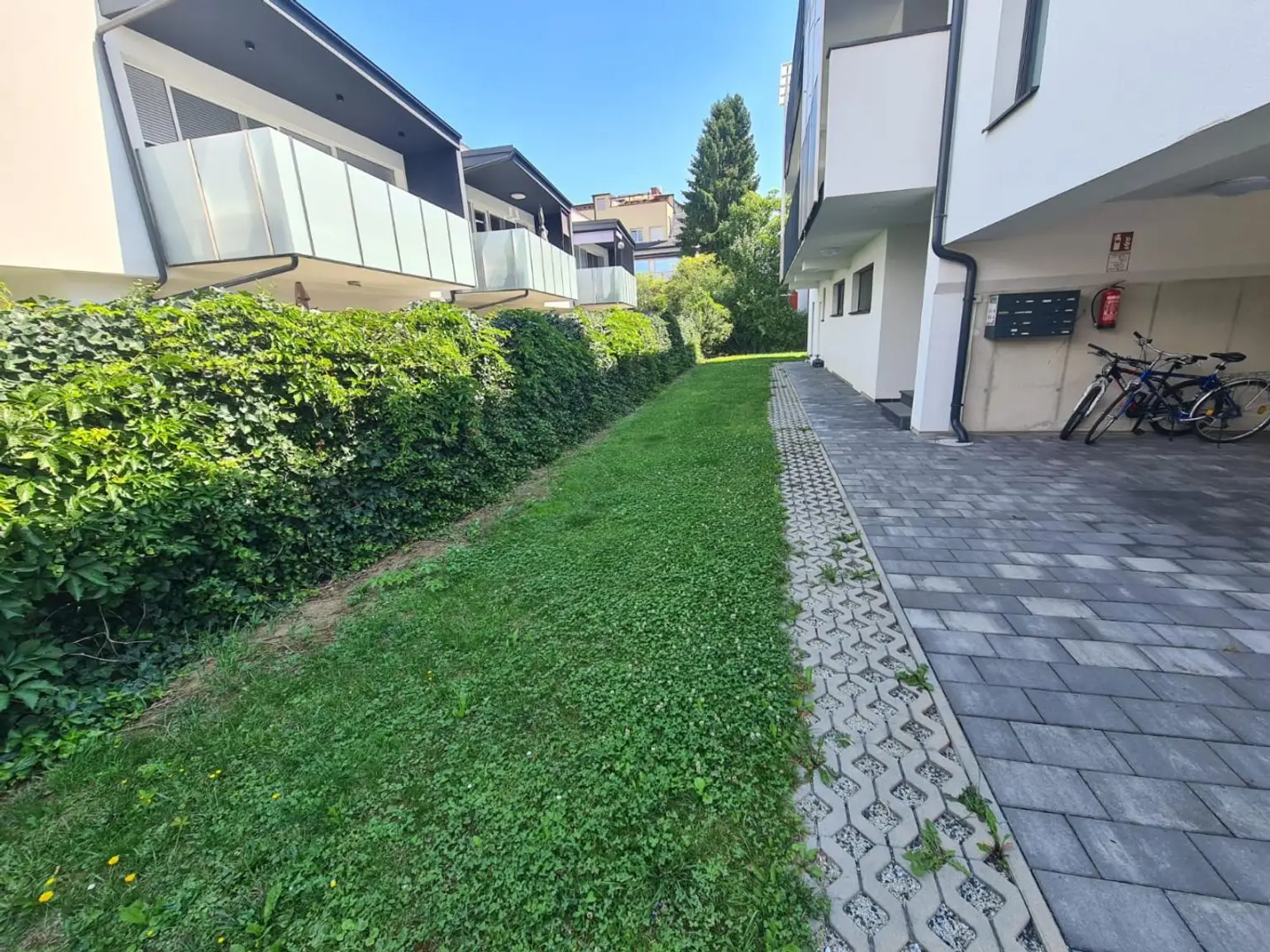 Neuwertige, wunderschöne 3-Zimmer-Wohnung mit großen Süd-Balkon