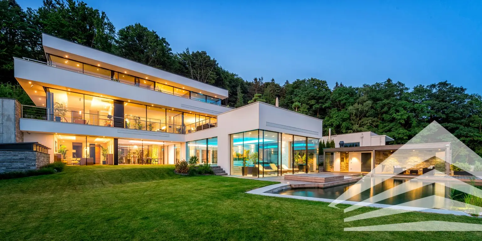 Hausansicht Dämmerung