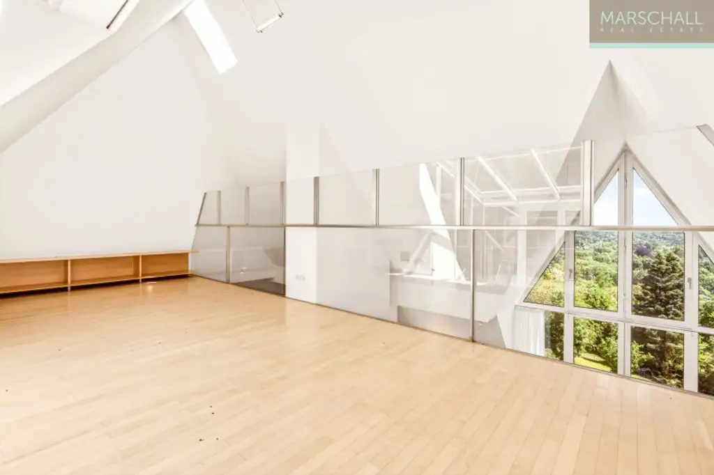 Elegantes Anwesen mit großzügigem Grundbesitz (11.045 m²) zur Vermietung