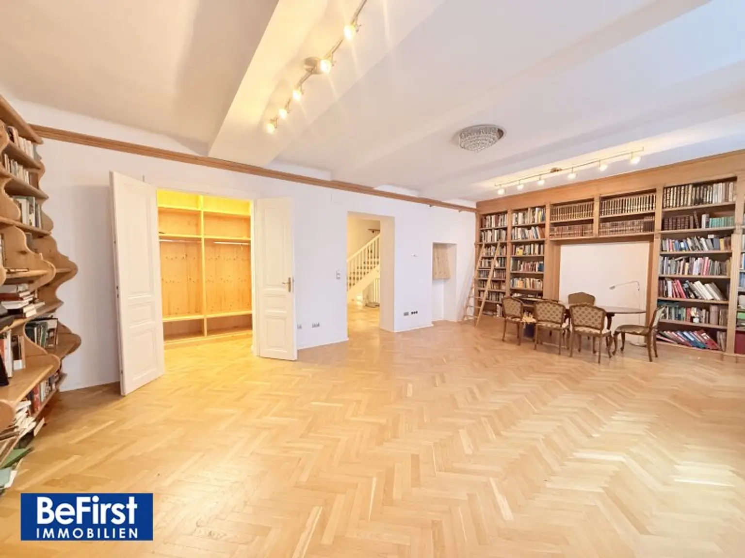 Einzigartige Gelegenheit: Traumhaftes Mehrfamilienhaus in eleganter Lage von Gersthof