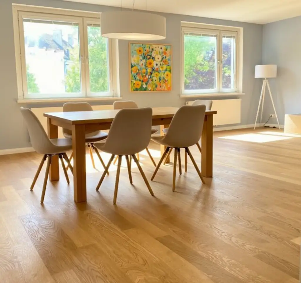 2,5 Zimmer Wohnung mit Kamin und Grünblick