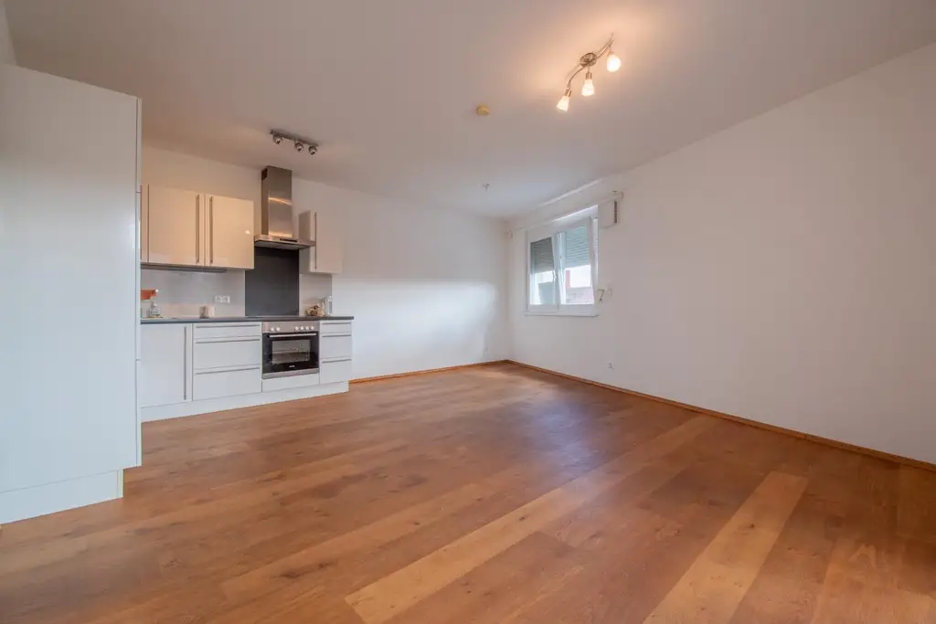 "Lichtdurchströmte Dachgeschosswohnung – inkl. Garagenstellplatz!"
