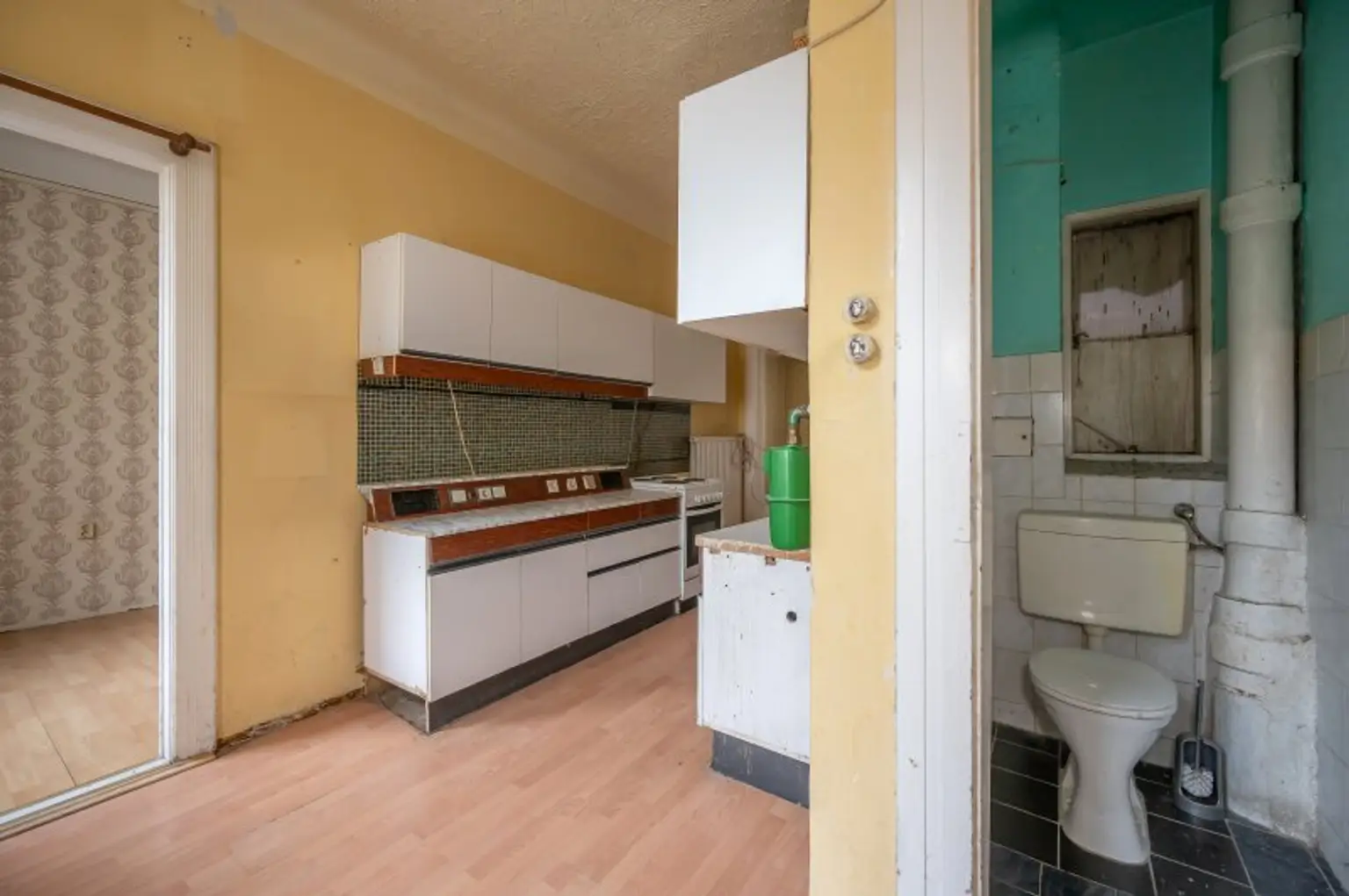 ++Fasangarten++ Altbau mit Potenzial – sanierungsbedürftige 2-Zimmer-Wohnung