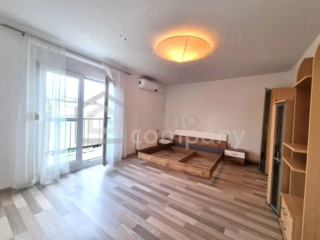 TRAUMHAFTE DACHGESCHOSSWOHNUNG mit zwei Balkonen in Baden!