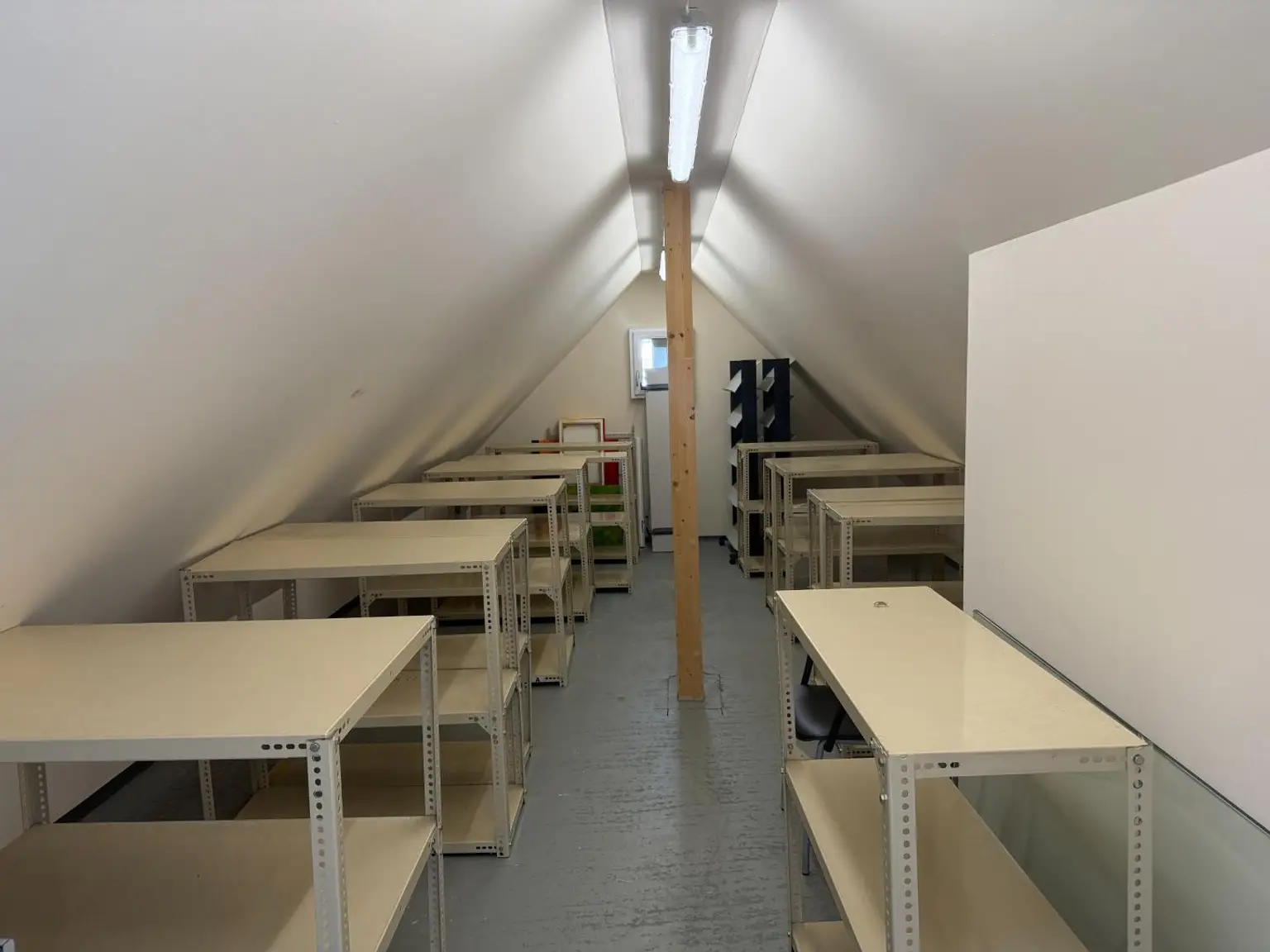 Büro, Praxis, Studio, Atelier repräsentativ, hell, im Zentrum