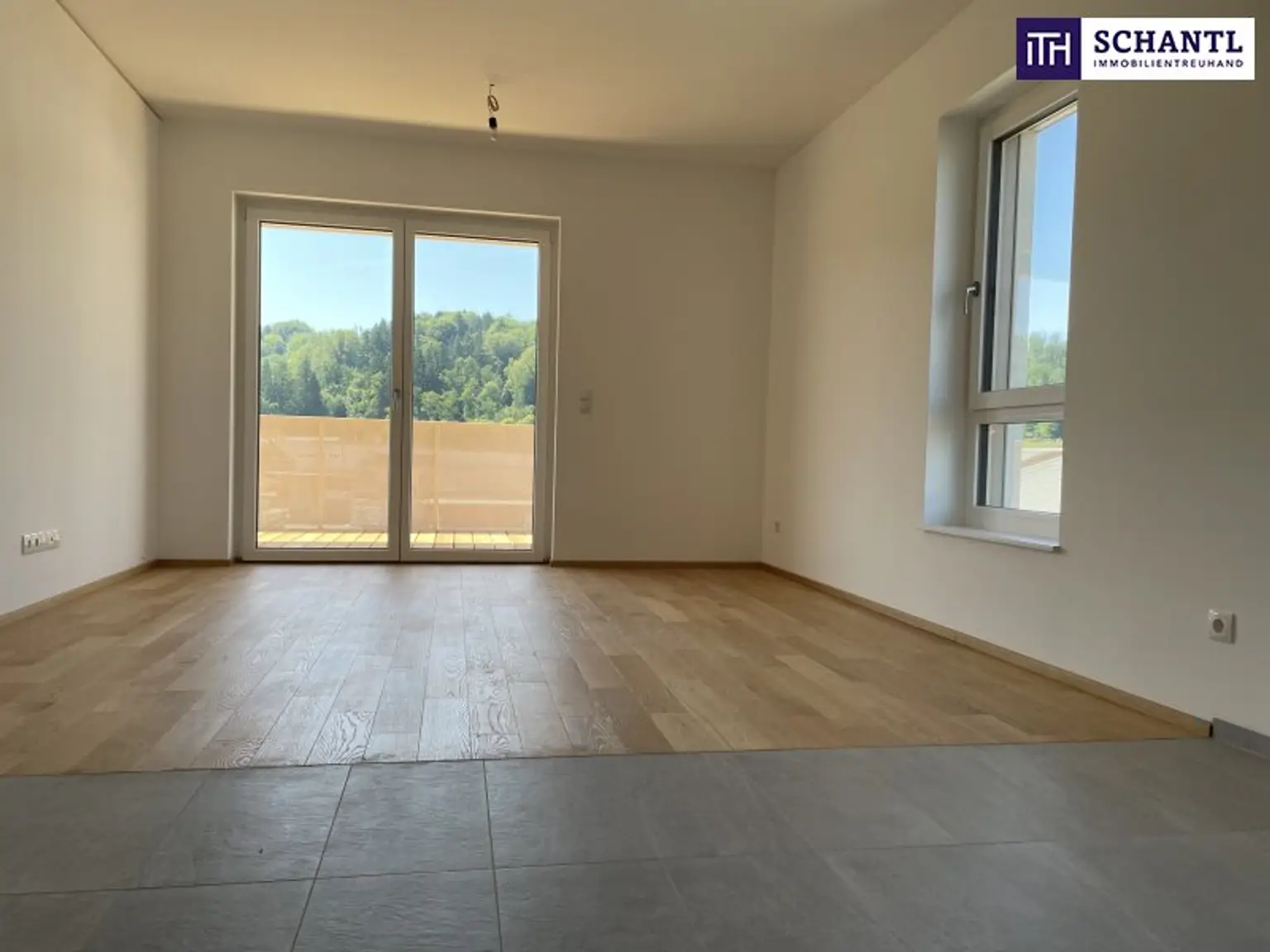 RIESIGE DACHTERRASSE + HOCHWERTIGE AUSSTATTUNG + SÜD/WEST Ausrichtung! + Tiefgarage! Nur 7 Min. von Graz entfernt!!